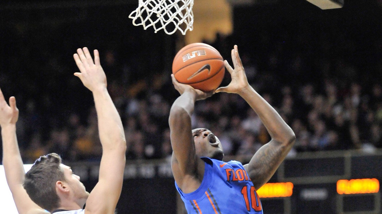 Dorian Finney-Smith breaks out of slump as No. 1 Florida escapes at Vandy